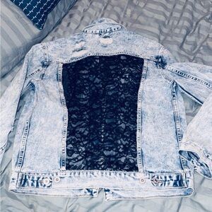 Canton Walker Women's acid washed distressed jean jacket with black lace back L